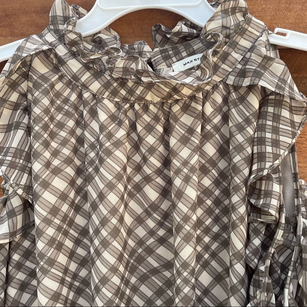 Max Studio Ruffle Top - Picture 5 of 10